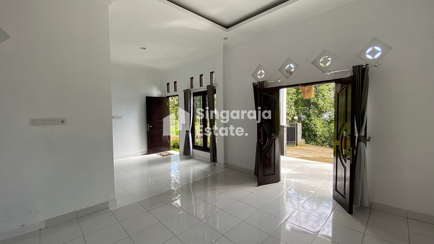 3-Story Villa with Sea View 10 Mins from Singaraja City Center - Image 8